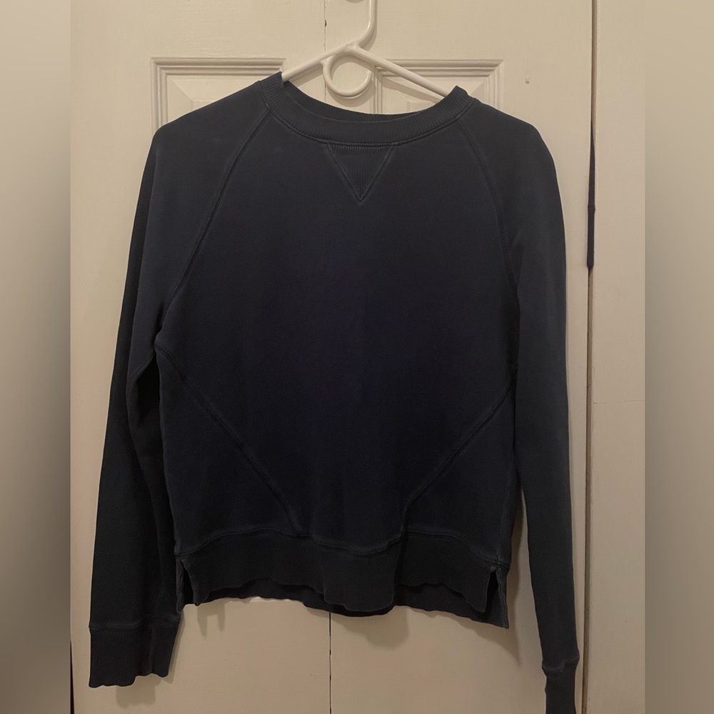 Women’s xs small navy universal threads crewneck
